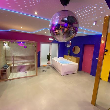 Capsule Boogie-Woogie - Jacuzzi - Sauna - Billard - Jeux - Ecran Geant - Filet Suspendu - Netflix Ла-Лув'єр Екстер'єр фото