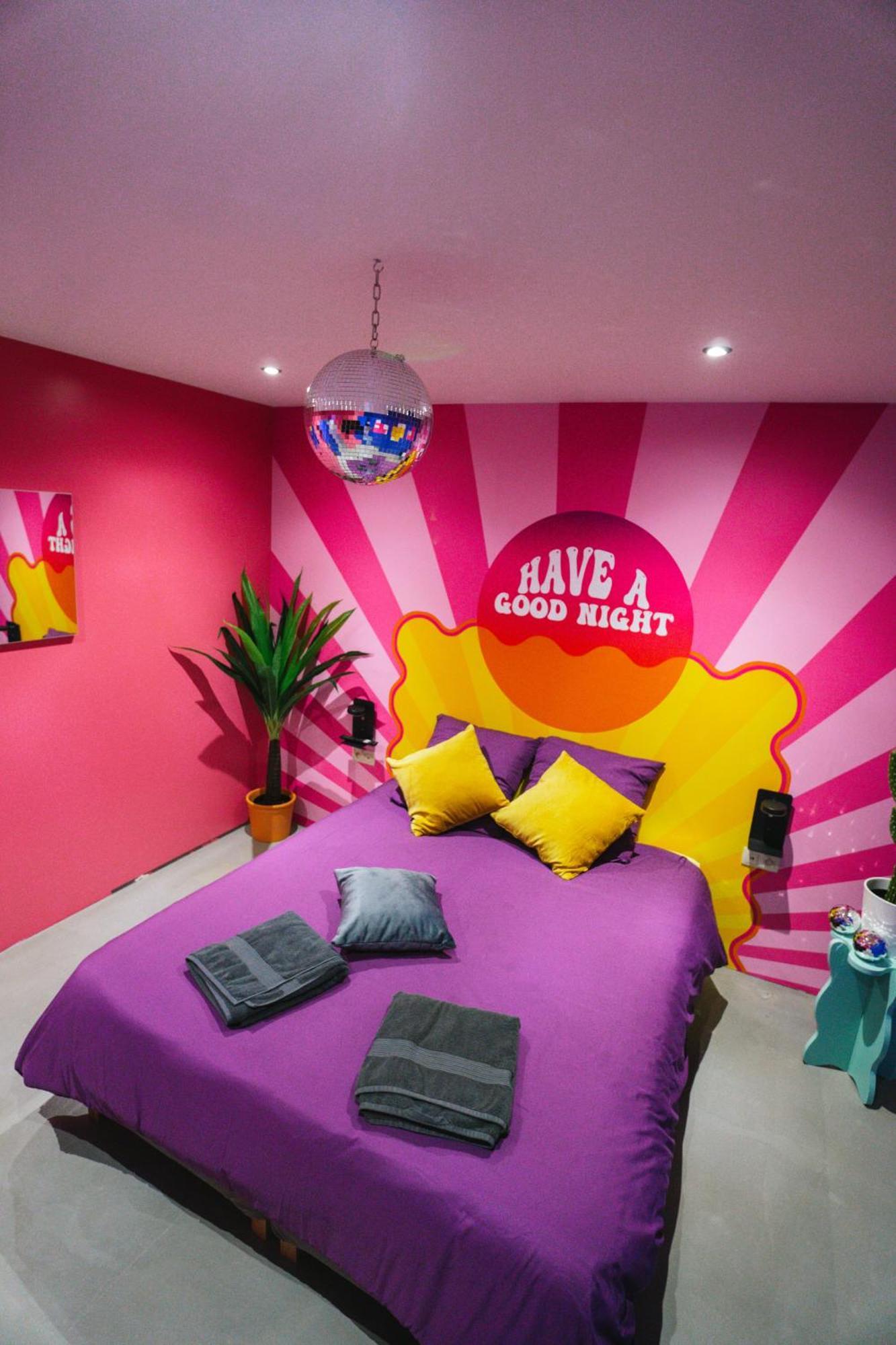 Capsule Boogie-Woogie - Jacuzzi - Sauna - Billard - Jeux - Ecran Geant - Filet Suspendu - Netflix Ла-Лув'єр Екстер'єр фото