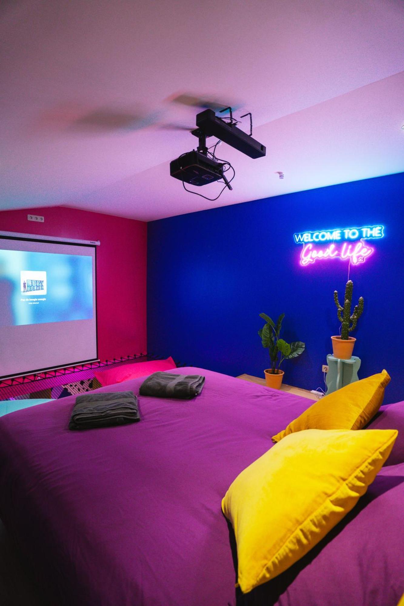 Capsule Boogie-Woogie - Jacuzzi - Sauna - Billard - Jeux - Ecran Geant - Filet Suspendu - Netflix Ла-Лув'єр Екстер'єр фото