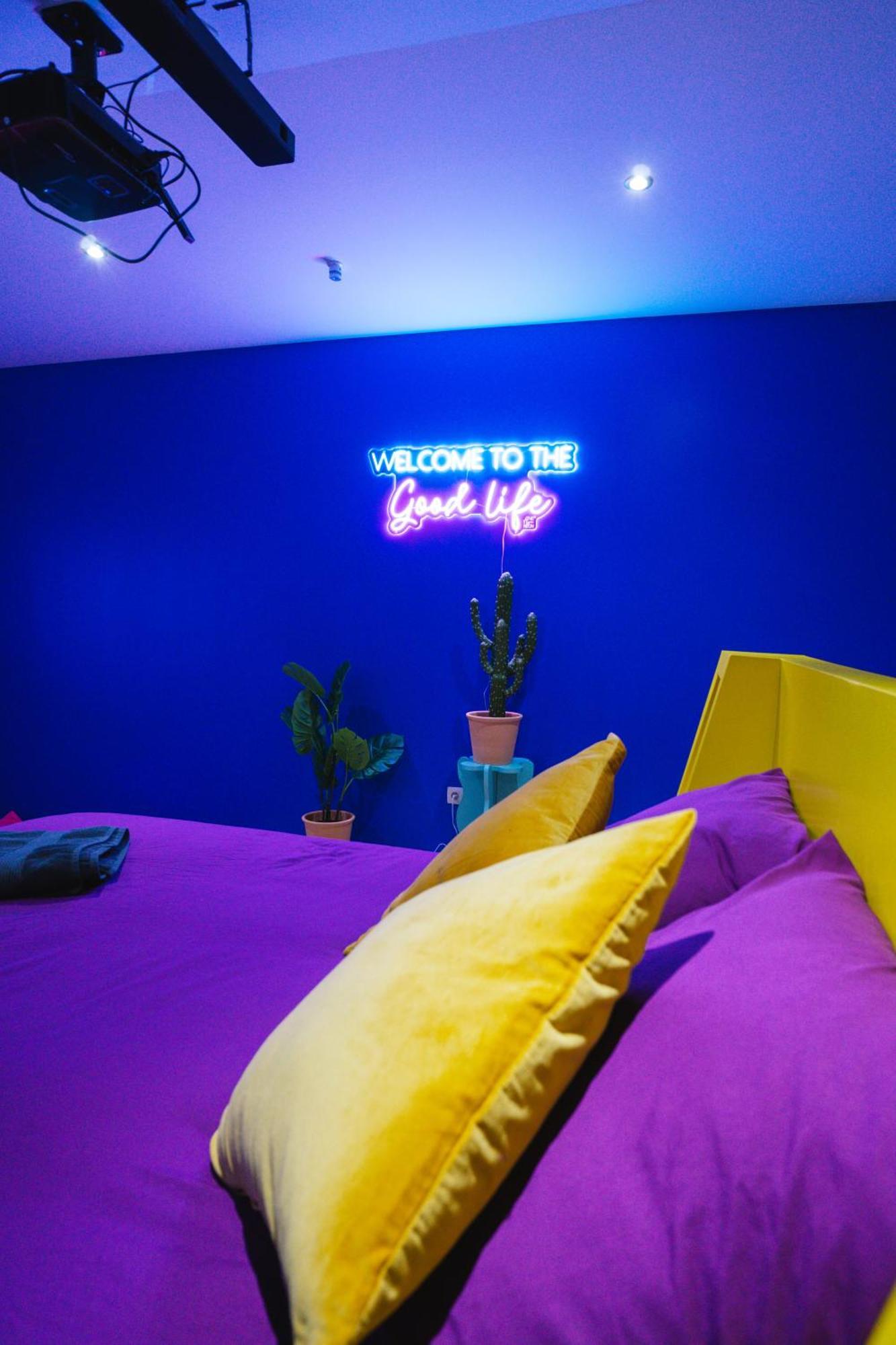 Capsule Boogie-Woogie - Jacuzzi - Sauna - Billard - Jeux - Ecran Geant - Filet Suspendu - Netflix Ла-Лув'єр Екстер'єр фото