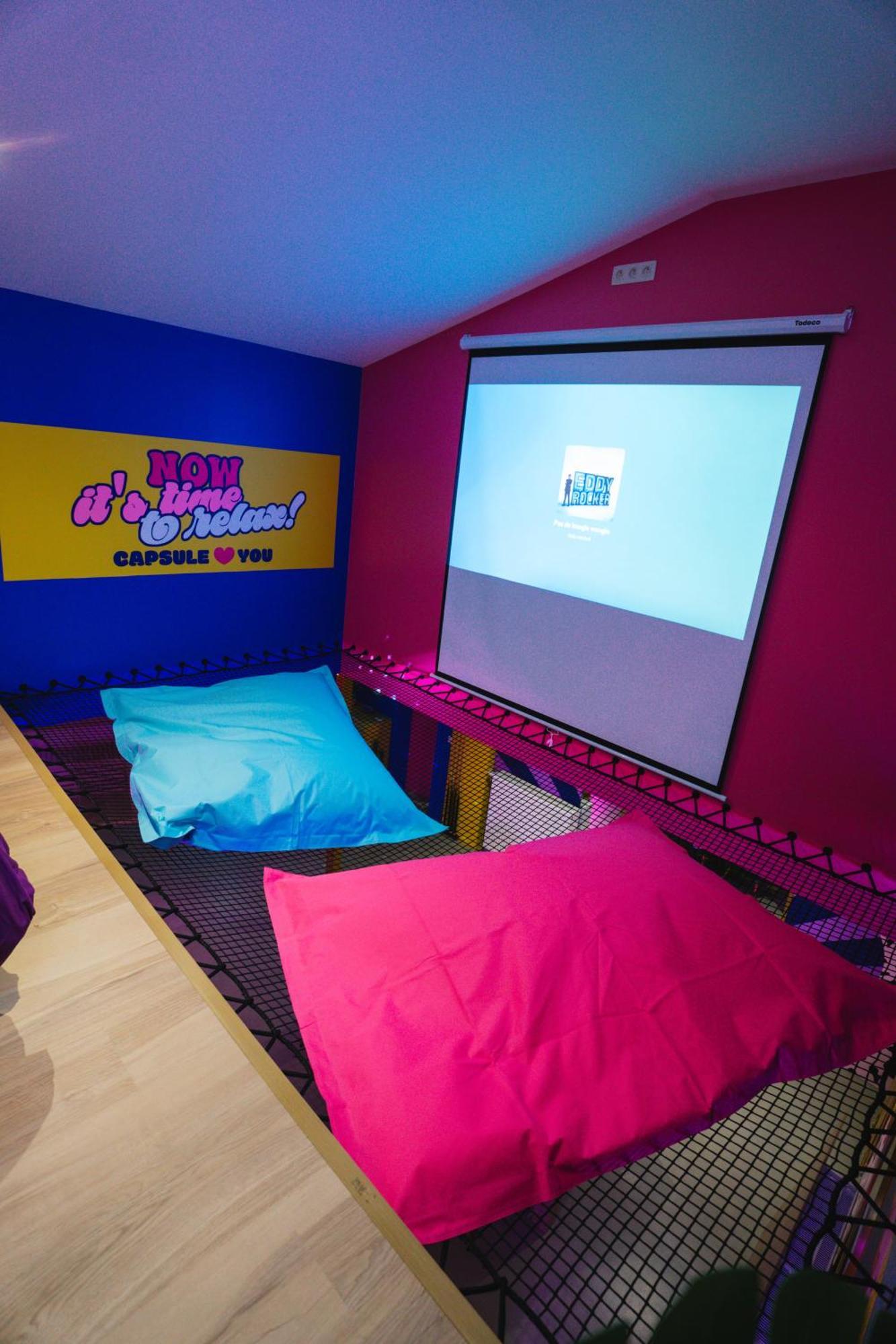 Capsule Boogie-Woogie - Jacuzzi - Sauna - Billard - Jeux - Ecran Geant - Filet Suspendu - Netflix Ла-Лув'єр Екстер'єр фото